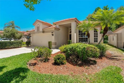 House in Tarpon Springs, Florida 2 bedrooms, 164.9 sq.m. № 1650252 - photo 1