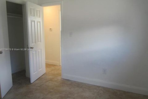 Propiedad comercial en venta en Pompano Beach, Florida, 217.95 m2 № 1741813 - foto 21