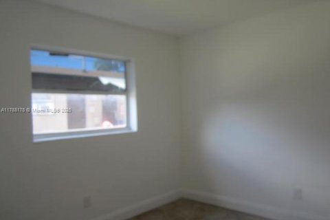 Propiedad comercial en venta en Pompano Beach, Florida, 217.95 m2 № 1741813 - foto 18