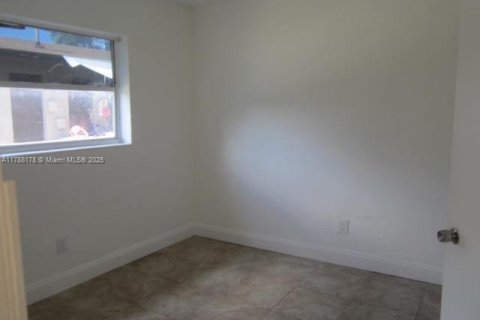Propiedad comercial en venta en Pompano Beach, Florida, 217.95 m2 № 1741813 - foto 13