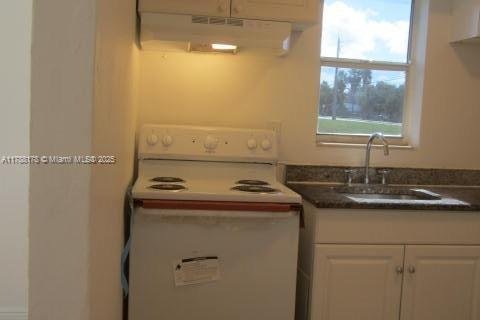 Propiedad comercial en venta en Pompano Beach, Florida, 217.95 m2 № 1741813 - foto 7