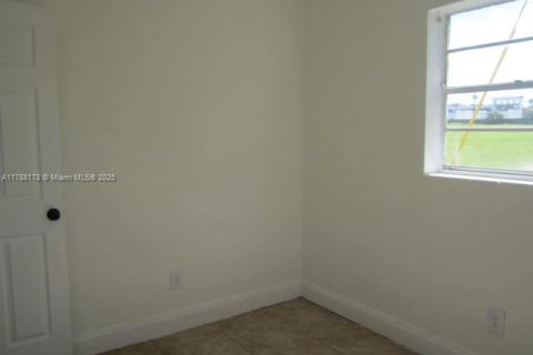 Propiedad comercial en venta en Pompano Beach, Florida, 217.95 m2 № 1741813 - foto 16