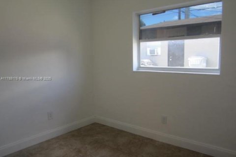 Propiedad comercial en venta en Pompano Beach, Florida, 217.95 m2 № 1741813 - foto 20