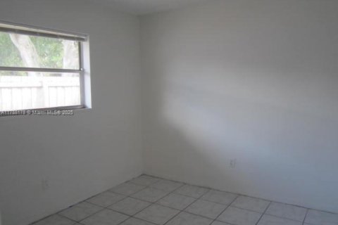 Propiedad comercial en venta en Pompano Beach, Florida, 217.95 m2 № 1741813 - foto 25