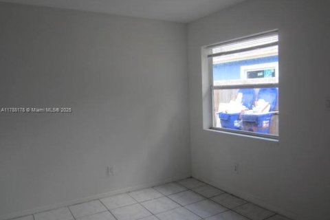 Propiedad comercial en venta en Pompano Beach, Florida, 217.95 m2 № 1741813 - foto 26