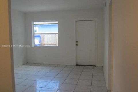 Propiedad comercial en venta en Pompano Beach, Florida, 217.95 m2 № 1741813 - foto 30