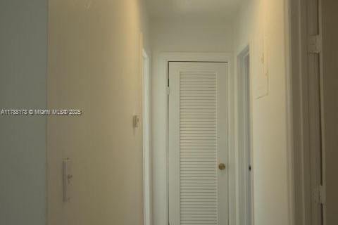 Propiedad comercial en venta en Pompano Beach, Florida, 217.95 m2 № 1741813 - foto 3