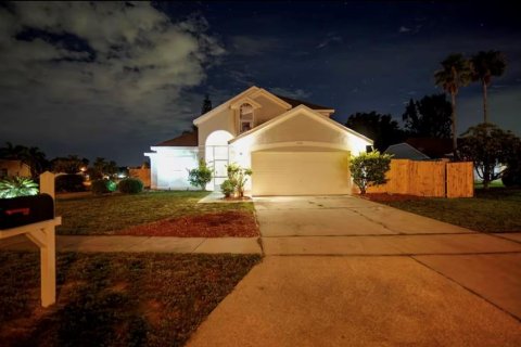 Villa ou maison à louer à Kissimmee, Floride: 4 chambres, 192.68 m2 № 1853313 - photo 2