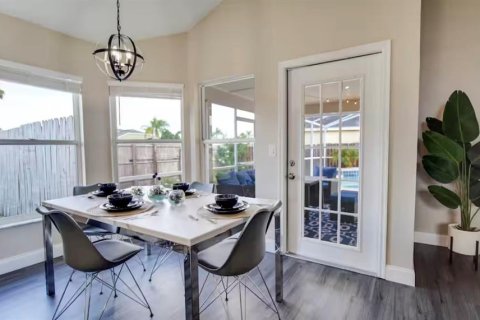 Villa ou maison à louer à Kissimmee, Floride: 4 chambres, 192.68 m2 № 1853313 - photo 10