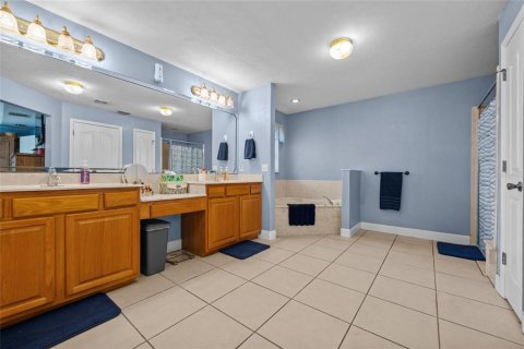 House in Alachua, Florida 3 bedrooms, 191.84 sq.m. № 1675719 - photo 13