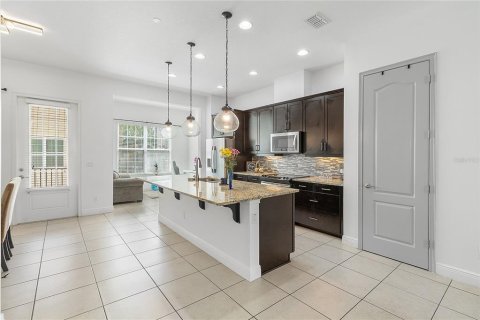 Adosado en venta en Lake Mary, Florida, 4 dormitorios, 201.41 m2 № 2115944 - foto 3