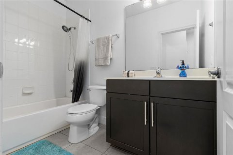 Adosado en venta en Lake Mary, Florida, 4 dormitorios, 201.41 m2 № 2115944 - foto 10