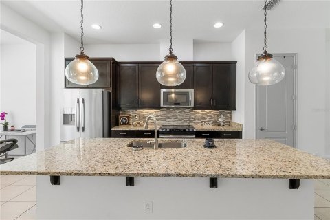 Adosado en venta en Lake Mary, Florida, 4 dormitorios, 201.41 m2 № 2115944 - foto 2