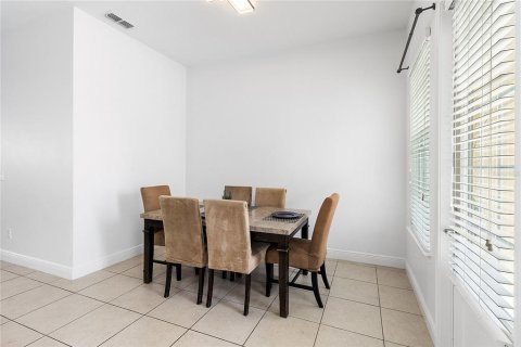 Adosado en venta en Lake Mary, Florida, 4 dormitorios, 201.41 m2 № 2115944 - foto 6