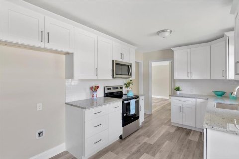 Casa en alquiler en Brandon, Florida, 3 dormitorios, 148.64 m2 № 1855424 - foto 6