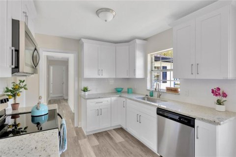 Casa en alquiler en Brandon, Florida, 3 dormitorios, 148.64 m2 № 1855424 - foto 7