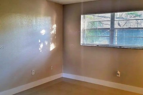 Appartement à louer à Hollywood, Floride: 1 chambre, 1038.55 m2 № 1987725 - photo 10