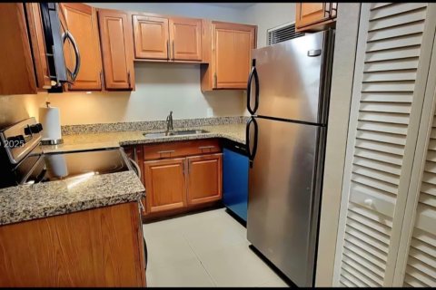 Appartement à louer à Hollywood, Floride: 1 chambre, 1038.55 m2 № 1987725 - photo 1