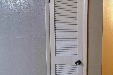 Appartement à louer à Hollywood, Floride: 1 chambre, 1038.55 m2 № 1987725 - photo 14