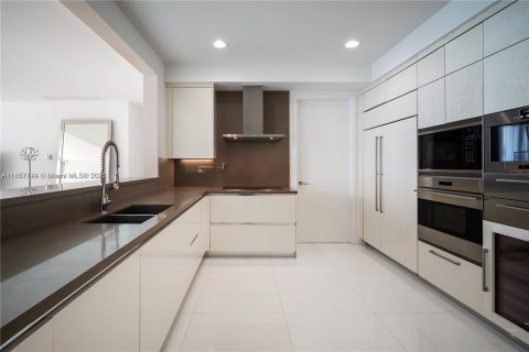 Copropriété à louer à Sunny Isles Beach, Floride: 3 chambres, 283.26 m2 № 1960418 - photo 6