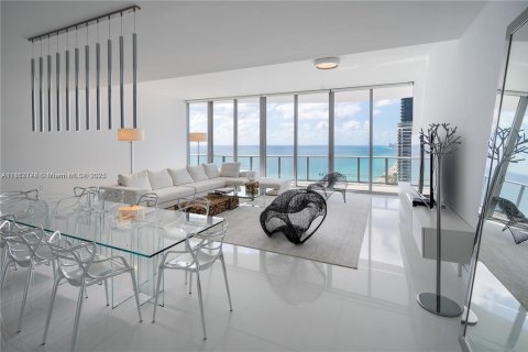 Copropriété à louer à Sunny Isles Beach, Floride: 3 chambres, 283.26 m2 № 1960418 - photo 2