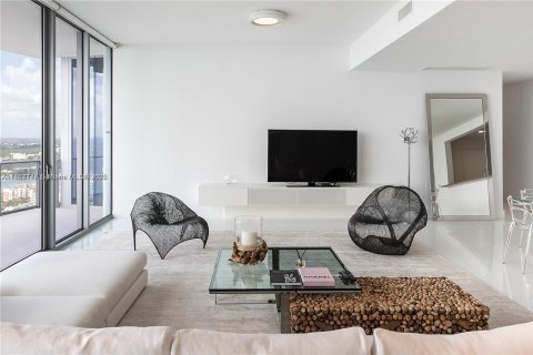 Copropriété à louer à Sunny Isles Beach, Floride: 3 chambres, 283.26 m2 № 1960418 - photo 3