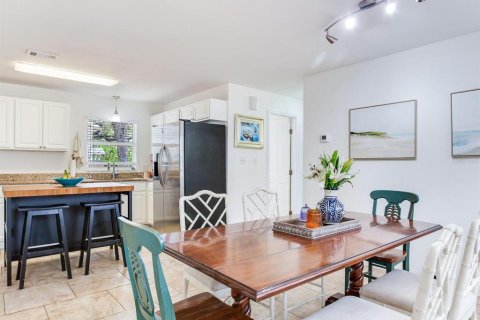 House in Saint Petersburg, Florida 2 bedrooms, 85.1 sq.m. № 1663175 - photo 17