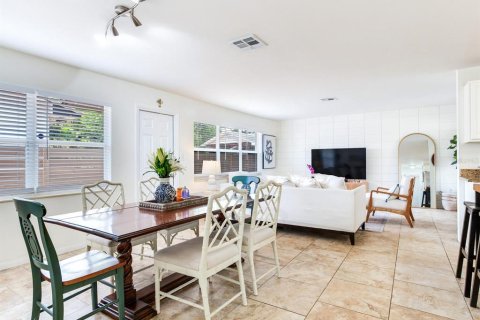 House in Saint Petersburg, Florida 2 bedrooms, 85.1 sq.m. № 1663175 - photo 16