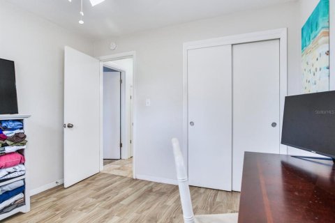 House in Saint Petersburg, Florida 2 bedrooms, 85.1 sq.m. № 1663175 - photo 27