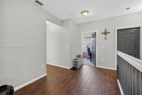 Townhouse in Coconut Creek, Florida 3 bedrooms, 179.77 sq.m. № 1891392 - photo 30