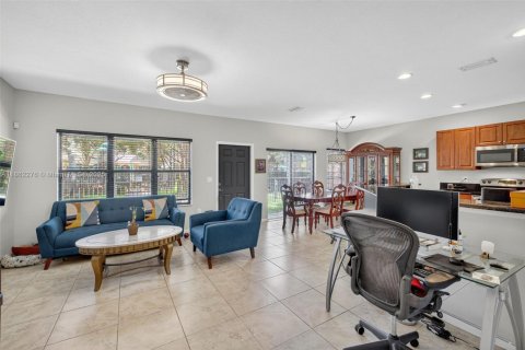 Townhouse in Coconut Creek, Florida 3 bedrooms, 179.77 sq.m. № 1891392 - photo 5