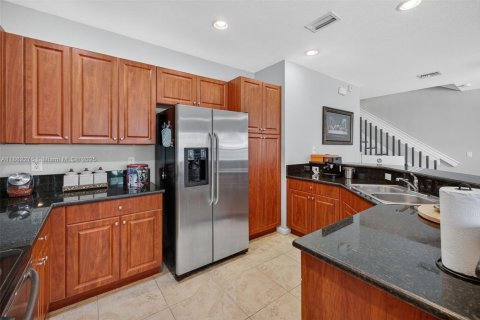 Townhouse in Coconut Creek, Florida 3 bedrooms, 179.77 sq.m. № 1891392 - photo 14