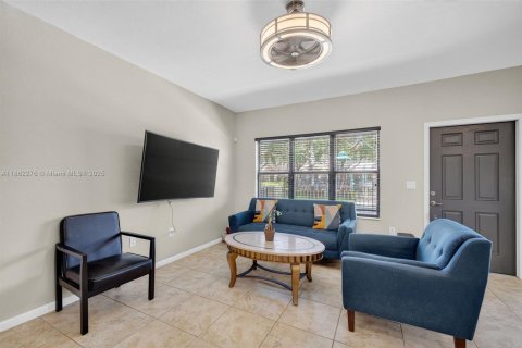 Townhouse in Coconut Creek, Florida 3 bedrooms, 179.77 sq.m. № 1891392 - photo 8