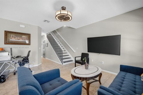 Townhouse in Coconut Creek, Florida 3 bedrooms, 179.77 sq.m. № 1891392 - photo 7