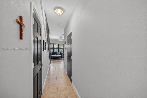 Townhouse in Coconut Creek, Florida 3 bedrooms, 179.77 sq.m. № 1891392 - photo 13