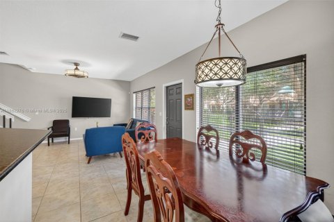 Townhouse in Coconut Creek, Florida 3 bedrooms, 179.77 sq.m. № 1891392 - photo 20