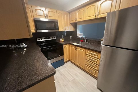 Купить кондоминиум в Майами, Флорида 2 спальни, 83.43м2, № 2240899 - фото 5