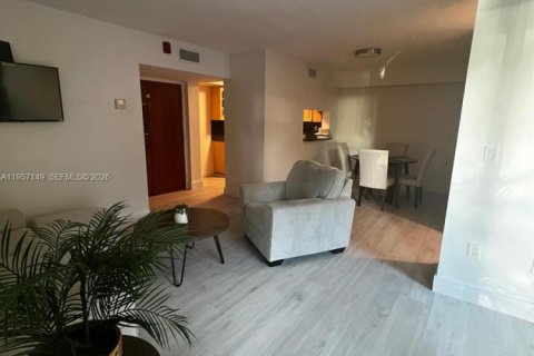Купить кондоминиум в Майами, Флорида 2 спальни, 83.43м2, № 2240899 - фото 2