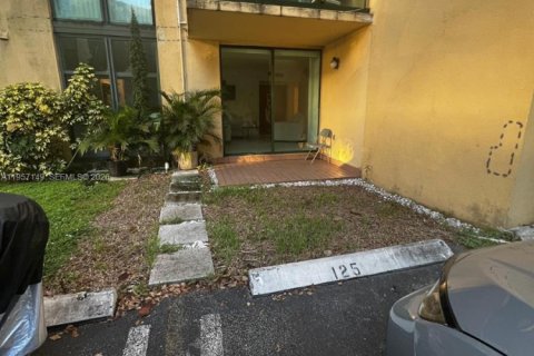 Купить кондоминиум в Майами, Флорида 2 спальни, 83.43м2, № 2240899 - фото 15