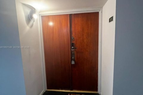 Купить кондоминиум в Майами, Флорида 2 спальни, 83.43м2, № 2240899 - фото 13