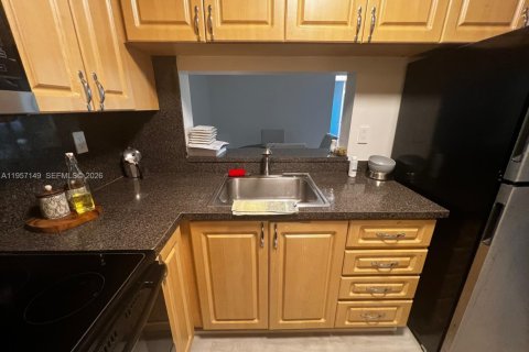 Купить кондоминиум в Майами, Флорида 2 спальни, 83.43м2, № 2240899 - фото 6