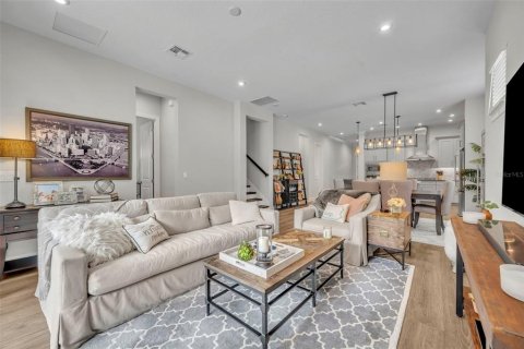 Casa en venta en Orlando, Florida, 4 dormitorios, 241.17 m2 № 1919779 - foto 11