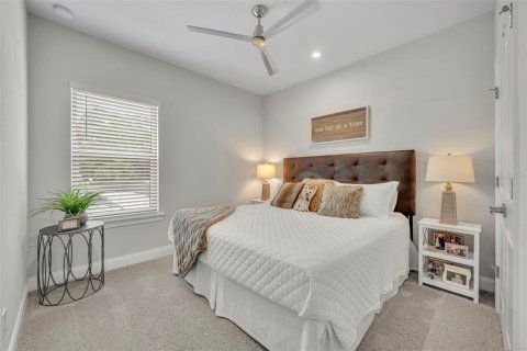 Casa en venta en Orlando, Florida, 4 dormitorios, 241.17 m2 № 1919779 - foto 23