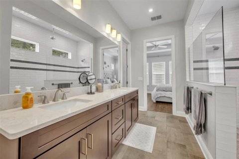 Casa en venta en Orlando, Florida, 4 dormitorios, 241.17 m2 № 1919779 - foto 15