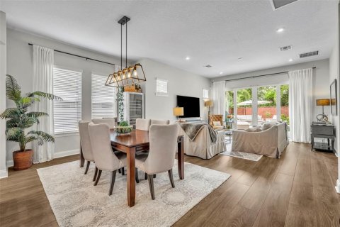 Casa en venta en Orlando, Florida, 4 dormitorios, 241.17 m2 № 1919779 - foto 10