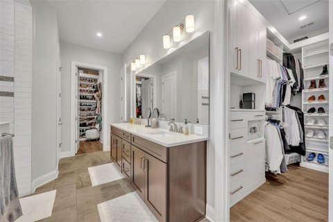 Casa en venta en Orlando, Florida, 4 dormitorios, 241.17 m2 № 1919779 - foto 16