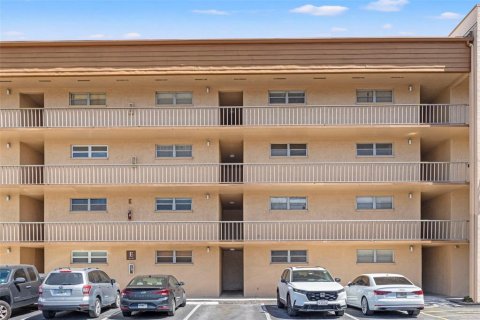 Copropriété à vendre à Tampa, Floride: 1 chambre, 54.44 m2 № 1902917 - photo 2