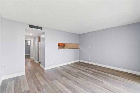 Copropriété à vendre à Tampa, Floride: 1 chambre, 54.44 m2 № 1902917 - photo 8
