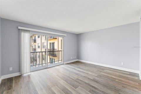 Copropriété à vendre à Tampa, Floride: 1 chambre, 54.44 m2 № 1902917 - photo 4