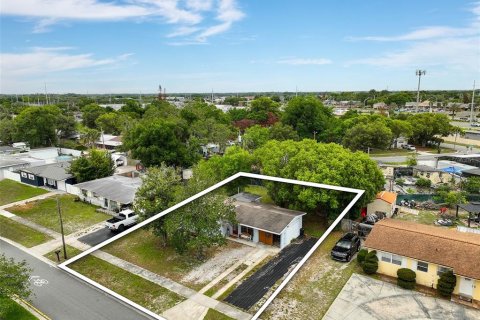 House in Casselberry, Florida 3 bedrooms, 79.43 sq.m. № 2234233 - photo 23